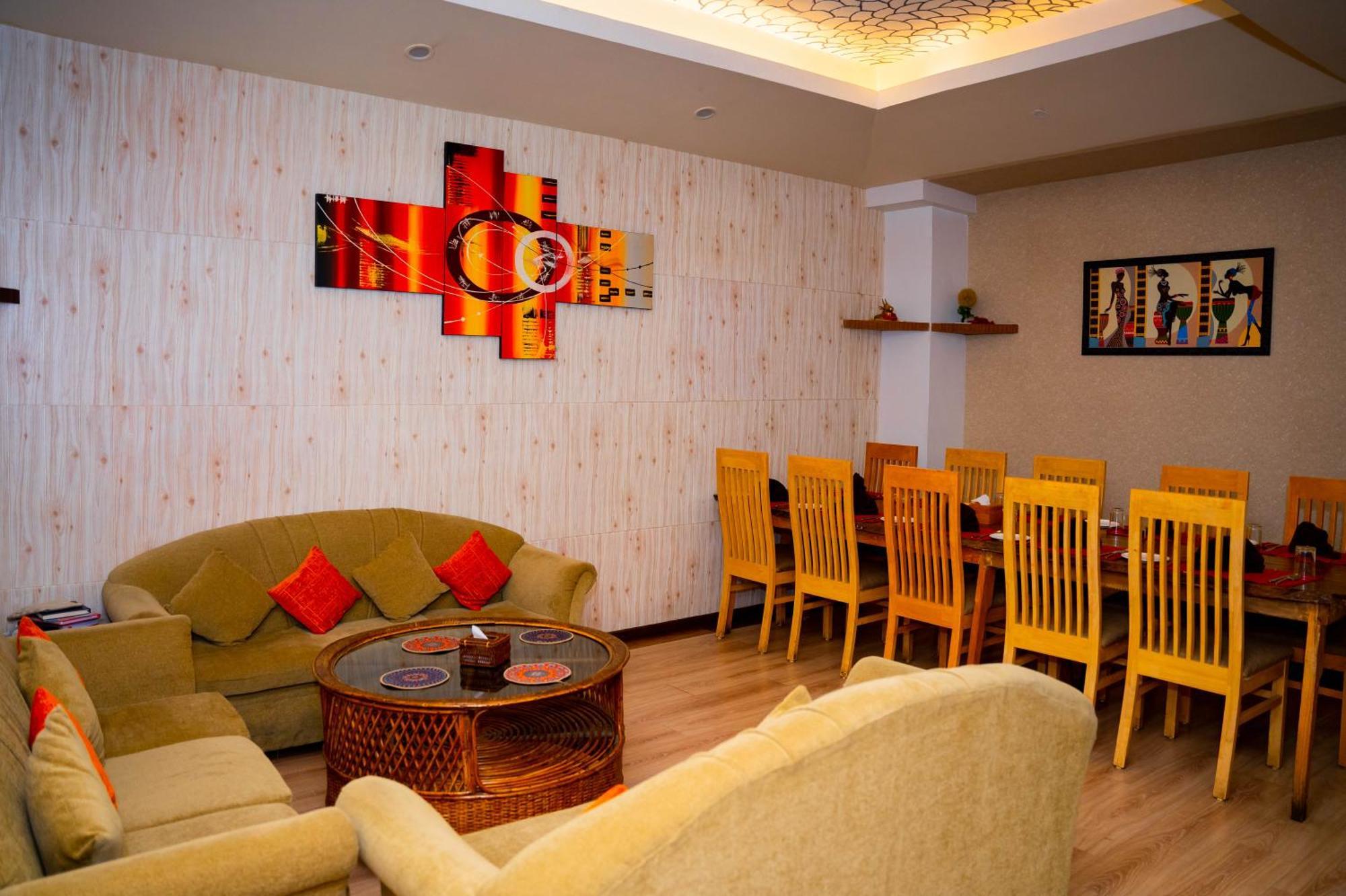 Teeka Resort Suites & Spa Pokhara Luaran gambar